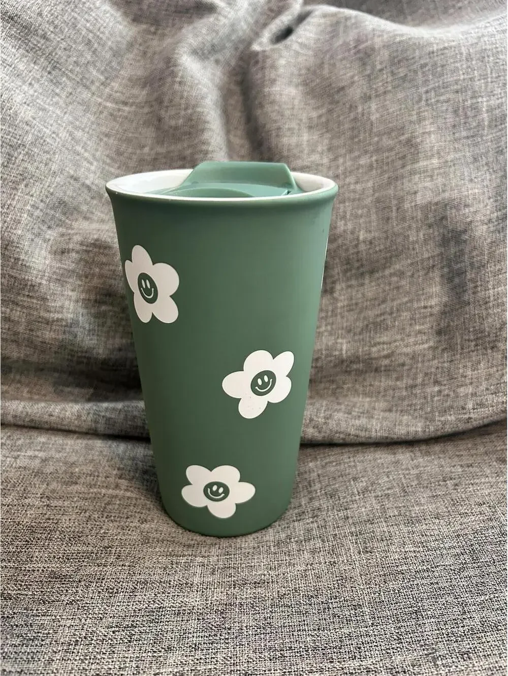 Sunday Morning Ceramic Travel Mug With Lid 18 Oz Green Happy Face Flowers Smile